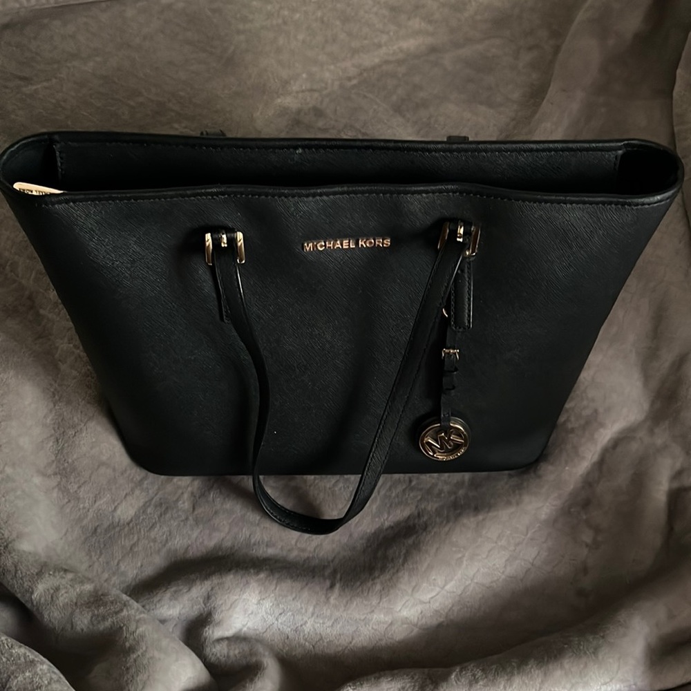 Perfect condition Michael Kors purse.